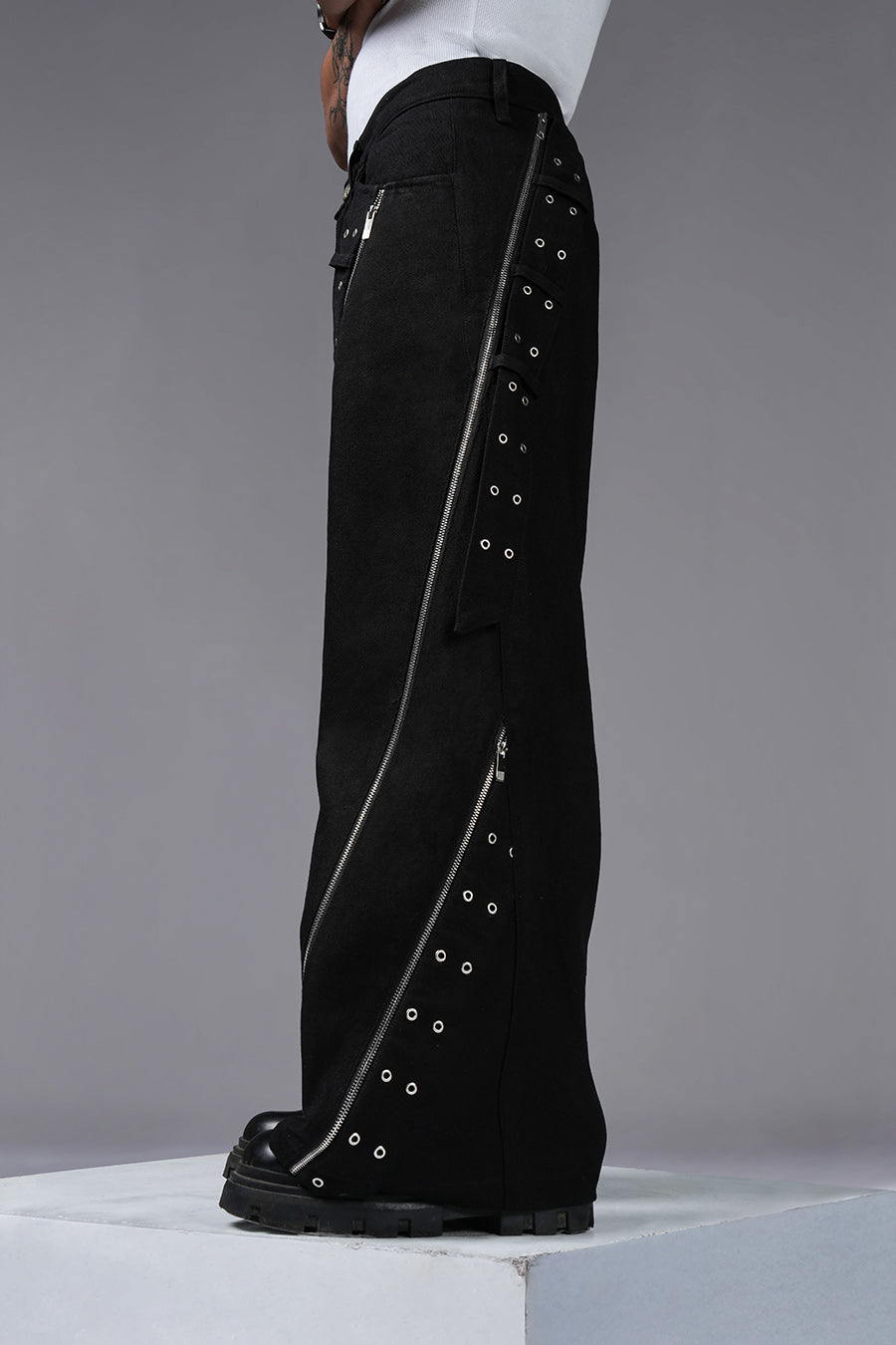GROMMET FLARES